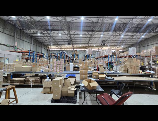 1,600M² WAREHOUSE TO LET IN SPARTAN